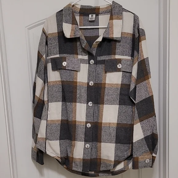 Senita Athletics Women's Rin Shacket In Sandstone Plaid - Picture 1 of 3